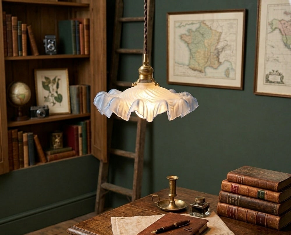 オパールガラス フリルランプシェード ペンダントライト ブルーエッジ フランス