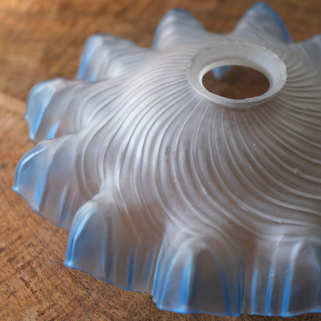 オパールガラス フリルランプシェード ペンダントライト ブルーエッジ フランス