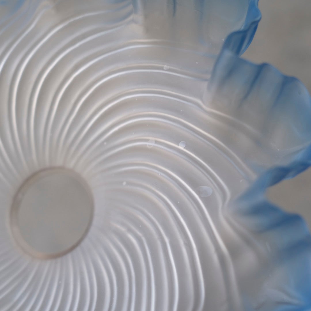 オパールガラス フリルランプシェード ペンダントライト ブルーエッジ フランス