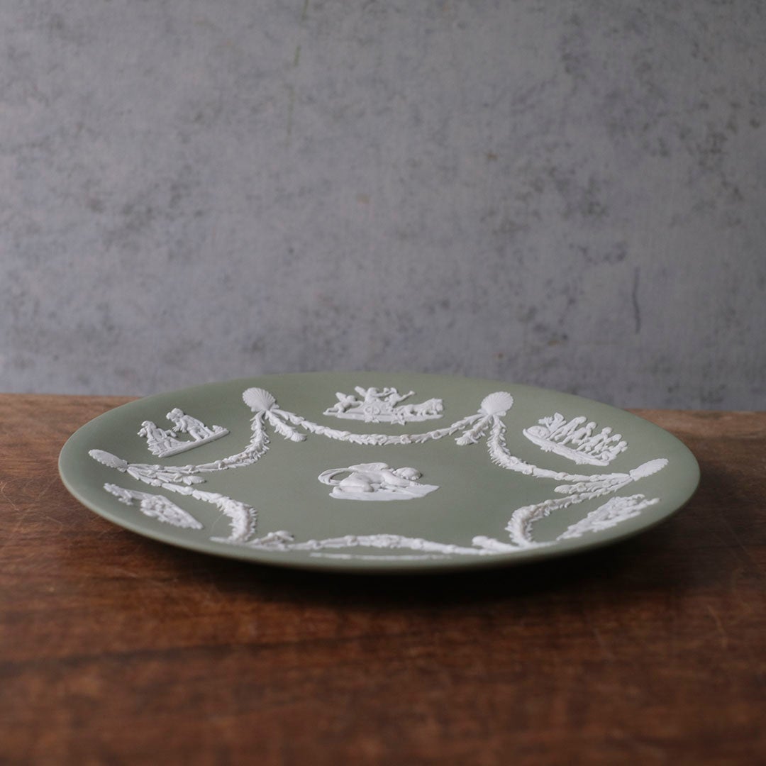 ヴィンテージ WEDGWOOD ウェッジウッド ジャスパー セージグリーン 飾り皿 キューピッド ガーランド イギリス3