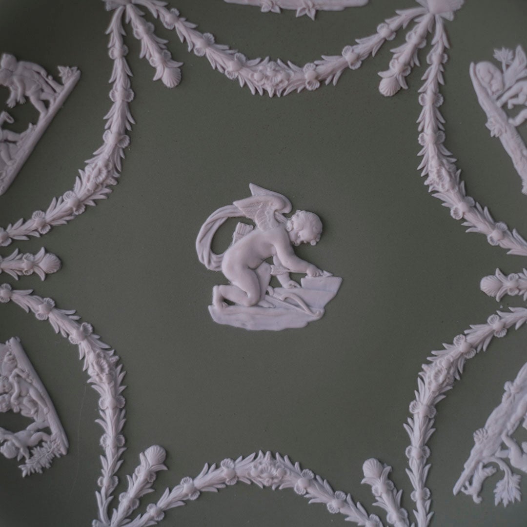 ヴィンテージ WEDGWOOD ウェッジウッド ジャスパー セージグリーン 飾り皿 キューピッド ガーランド イギリス4