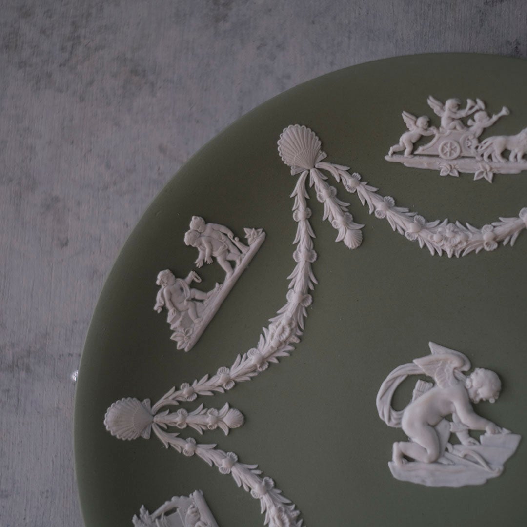 ヴィンテージ WEDGWOOD ウェッジウッド ジャスパー セージグリーン 飾り皿 キューピッド ガーランド イギリス5