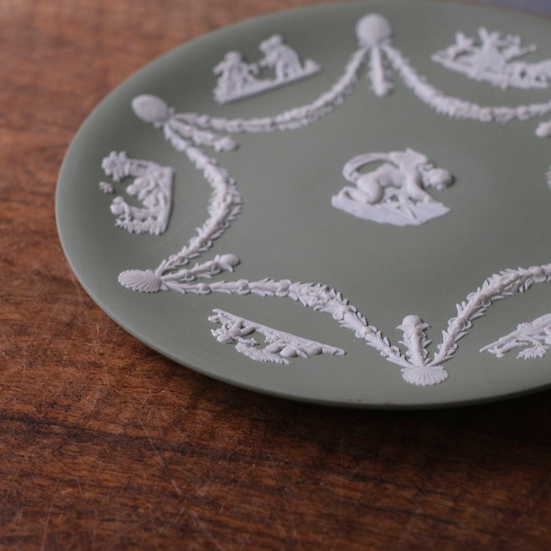 ヴィンテージ WEDGWOOD ウェッジウッド ジャスパー セージグリーン 飾り皿 キューピッド ガーランド イギリス6