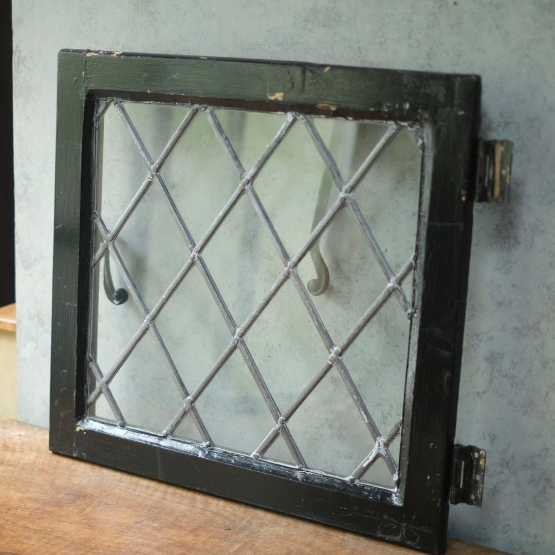 アンティーク 格子ガラスの窓 フランス 古民家の窓2